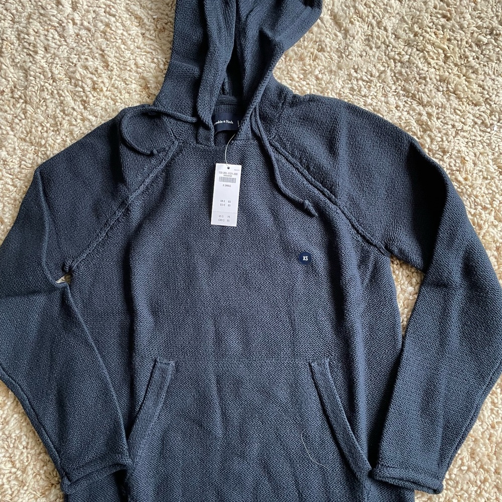 NWT Abercrombie & Fitch hooded sweater, size XS